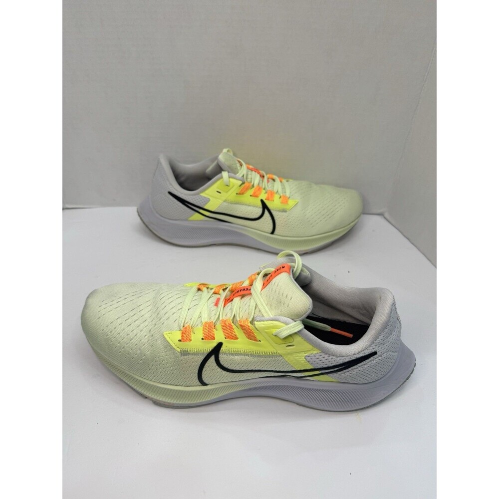 Nike Air Zoom Pegasus 38 Women’s Running Shoes Volt Orange Size 8.5 CW7356-700